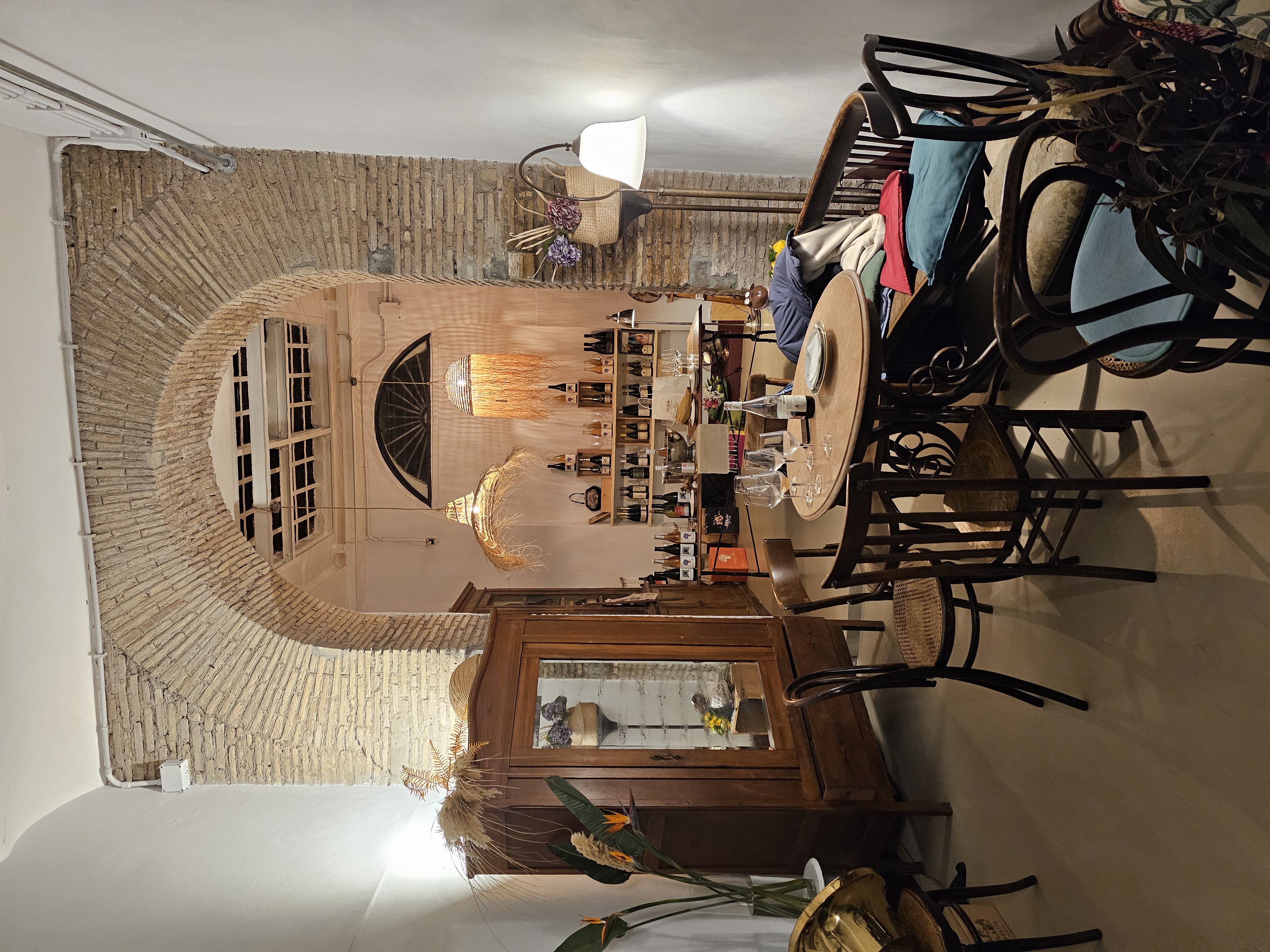 Il salotto di Accanto, spazio riservato del Caffè Novecento per degustazioni ed eventi privati Roma